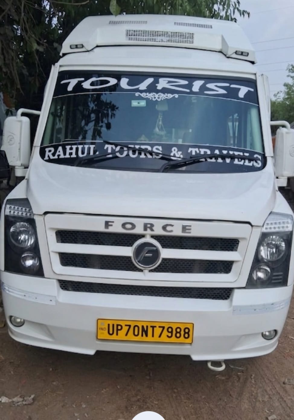 Force Balaji 17 Seater